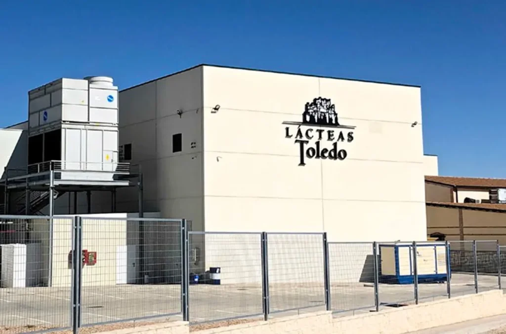 Este proyecto contempla la reforma integral y ampliación de una planta que incluirá todas las obras de edificación, equipamiento e instalaciones necesarias para el funcionamiento de una moderna y eficiente industria quesera.